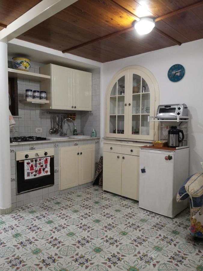 Al Limone Apartment Липари Екстериор снимка