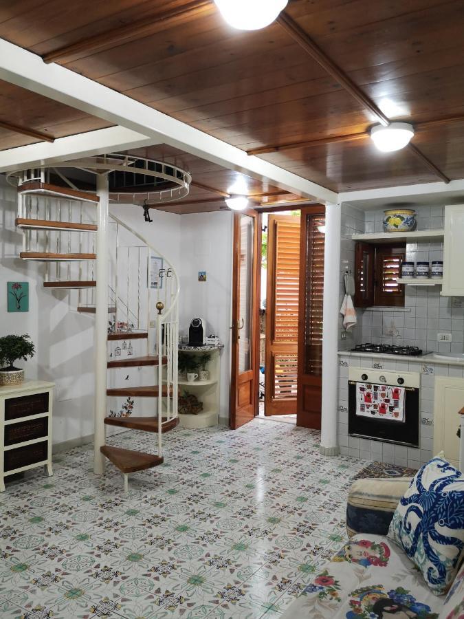Al Limone Apartment Липари Екстериор снимка