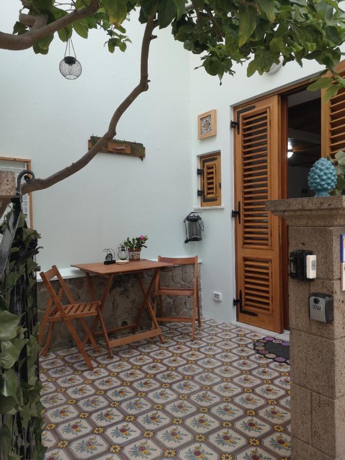 Al Limone Apartment Липари Екстериор снимка